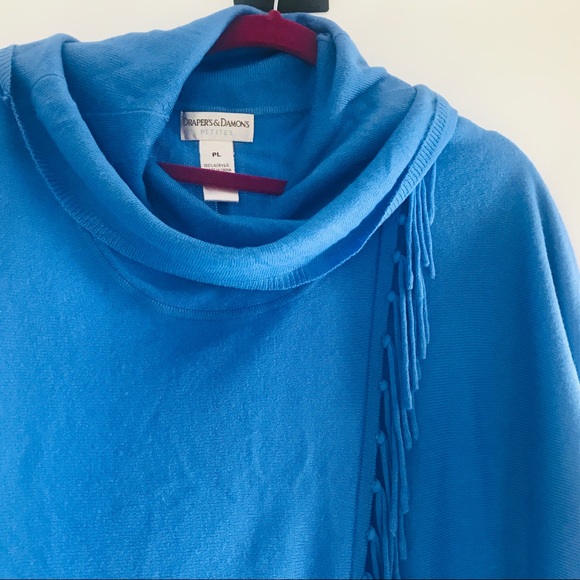 Draper’s & Damon’s Powder Blue Asymmetrical Fringe - Picture 2 of 9